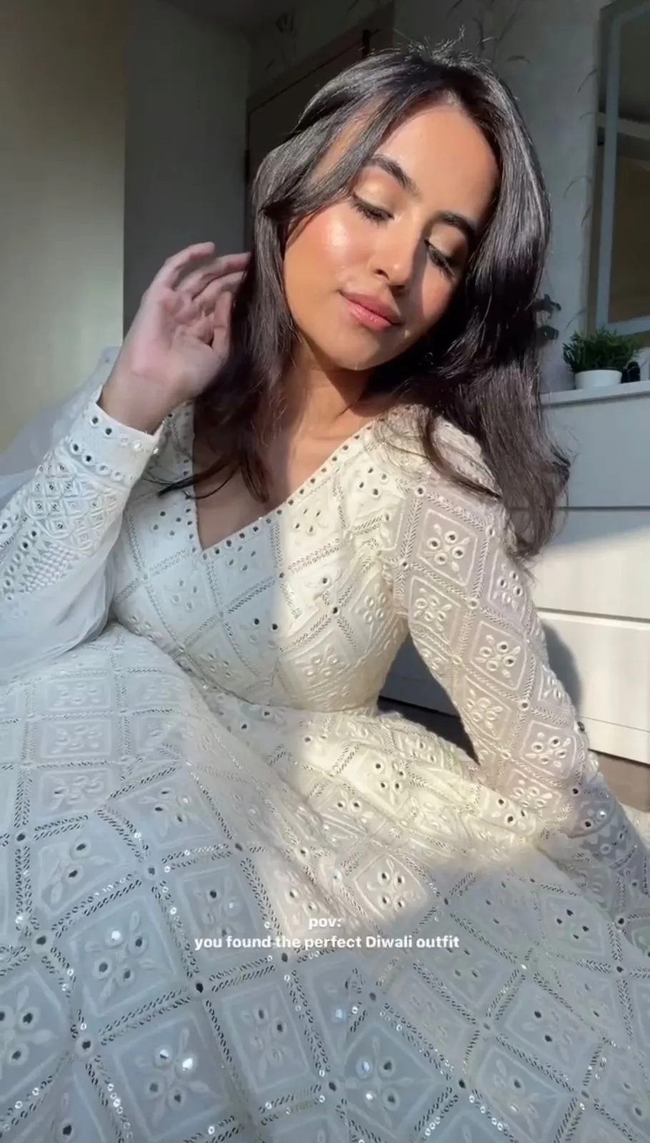 Attractive Lakhnavi White Anarkali