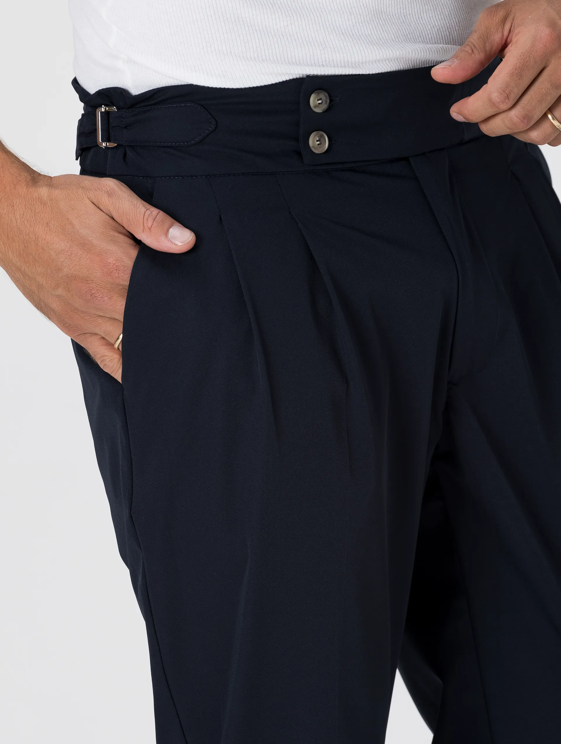 CALEB TECH DOUBLE PINCES PANTS IN BLUE
