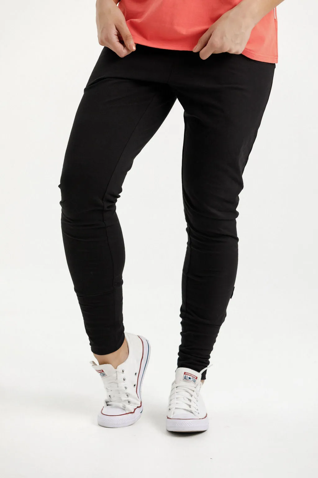 Homelee Apartment Pants - Black with Berry X