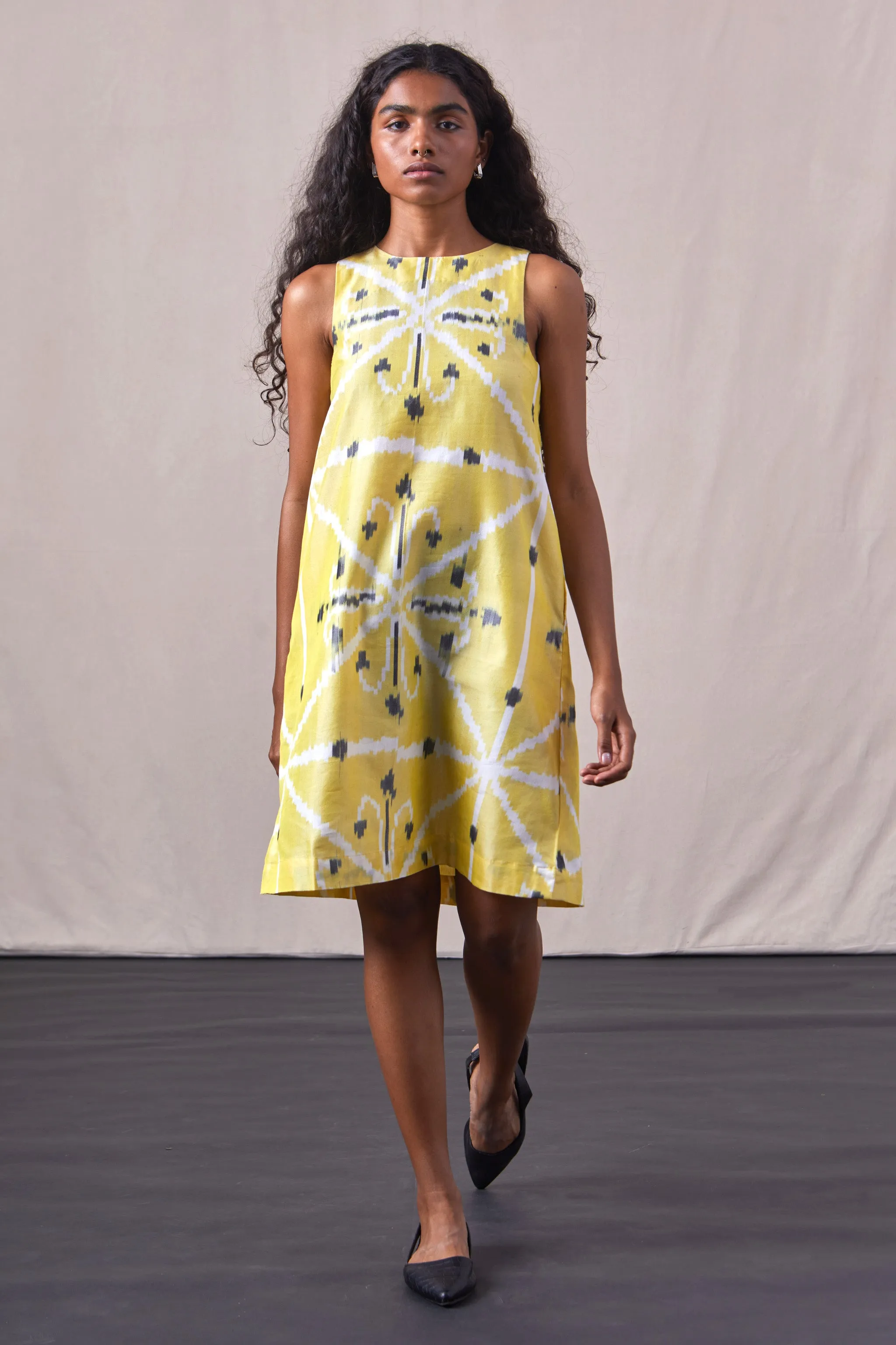 Kaḷai - Dress