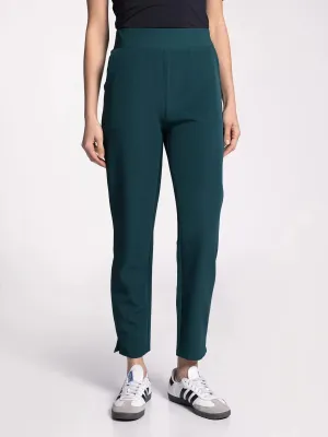 Tessa Pant (Thread & Supply)