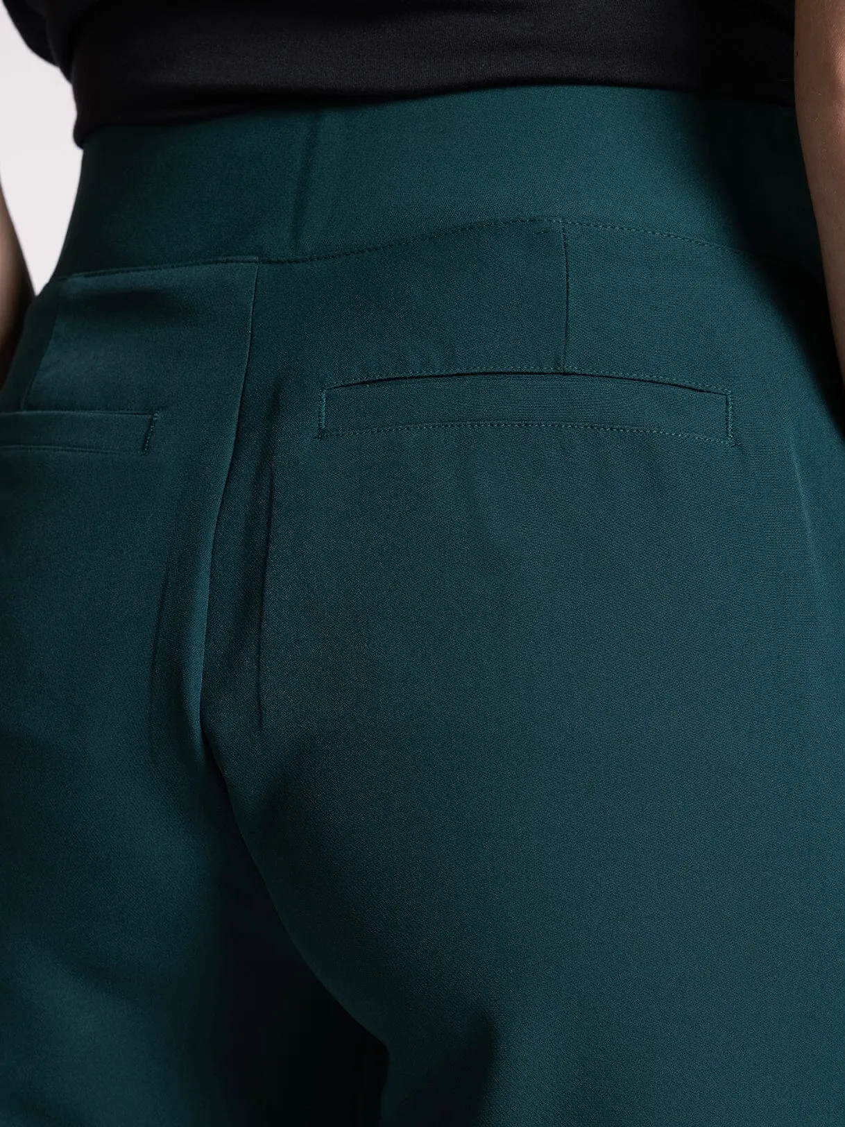 Tessa Pant (Thread & Supply)
