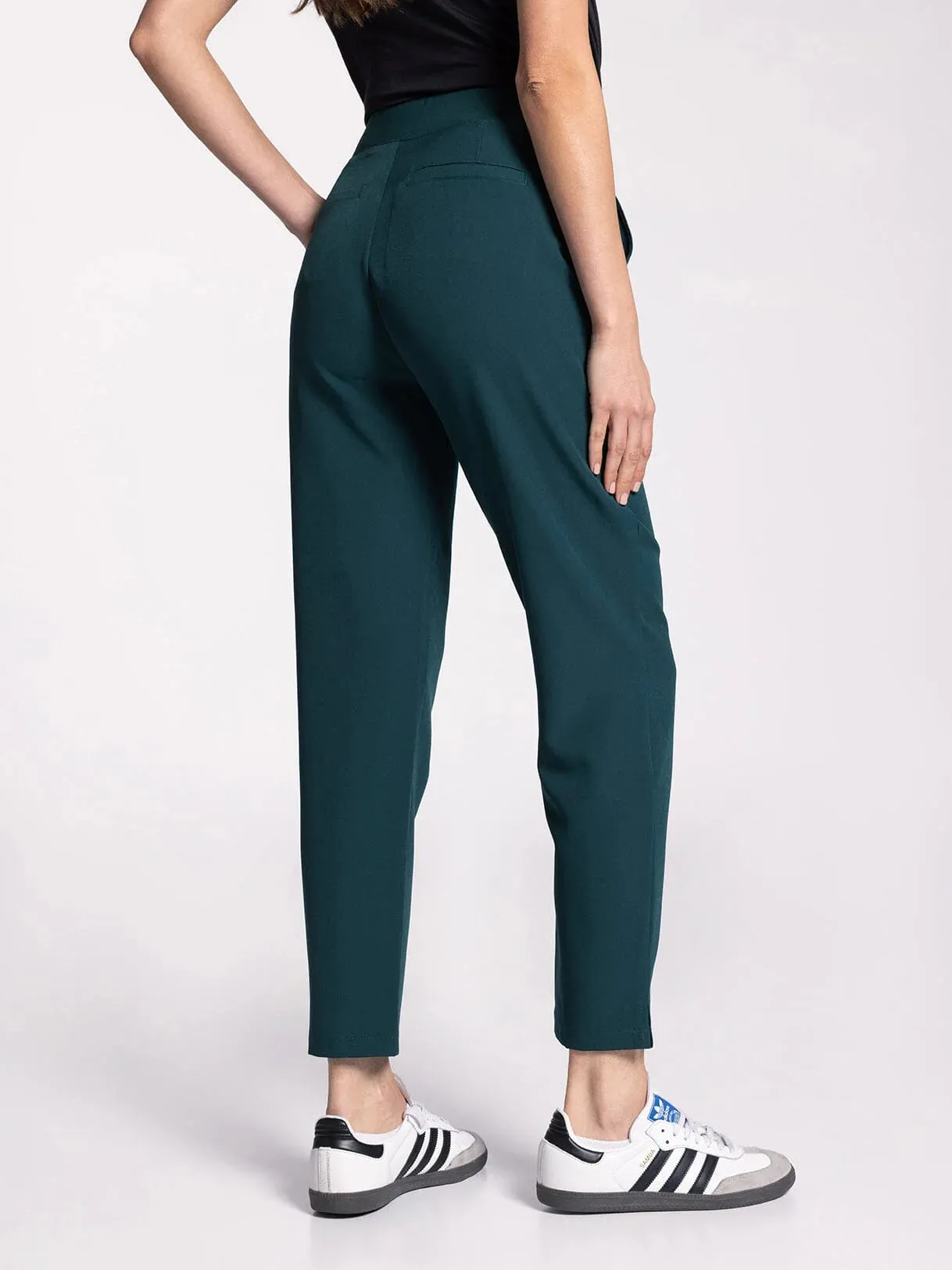 Tessa Pant (Thread & Supply)