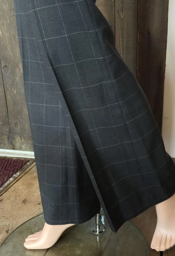 Women's Margaret M | Wide Flare Leg Windowpane Pant | Grey
